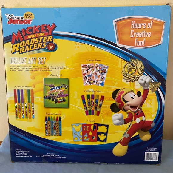 Mickey and the Roadster Racers Deluxe Art Set - Picture 3 of 3